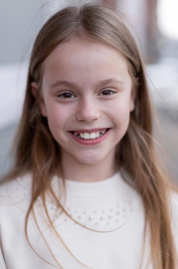 web_Olivia_Sedcard-9222