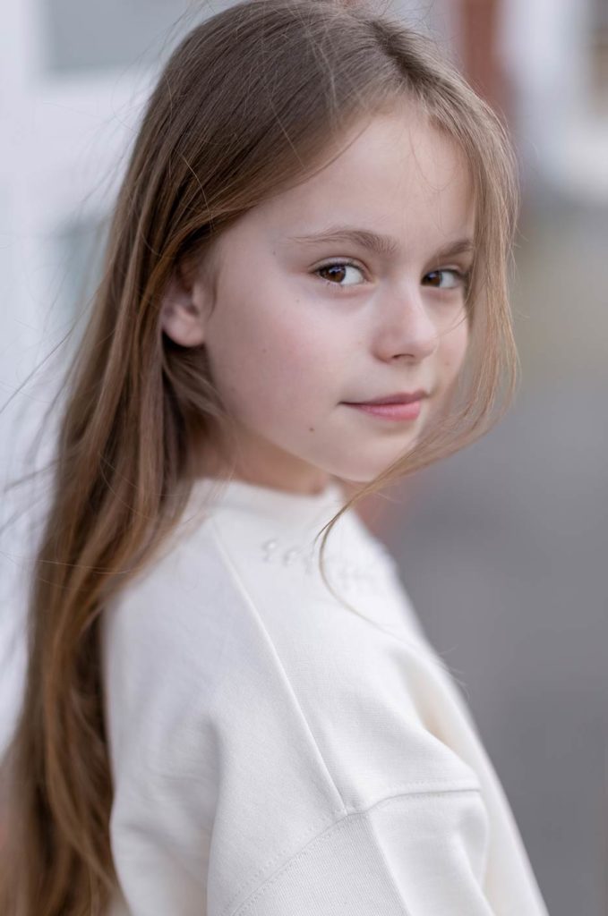 web_Olivia_Sedcard-9286