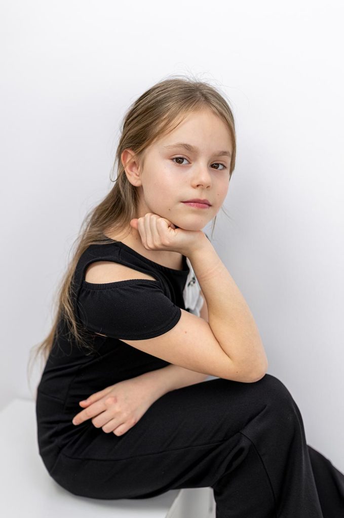 web_Olivia_Sedcard-9376