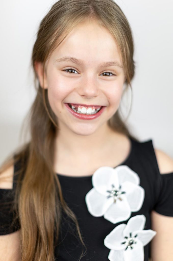 web_Olivia_Sedcard-9587
